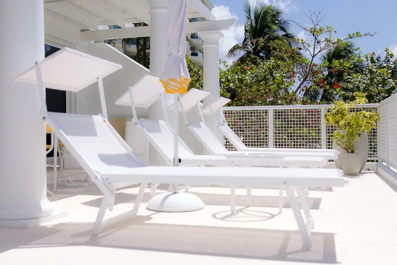 Palm Heights Hotel George Town 5*,  Cayman Islands